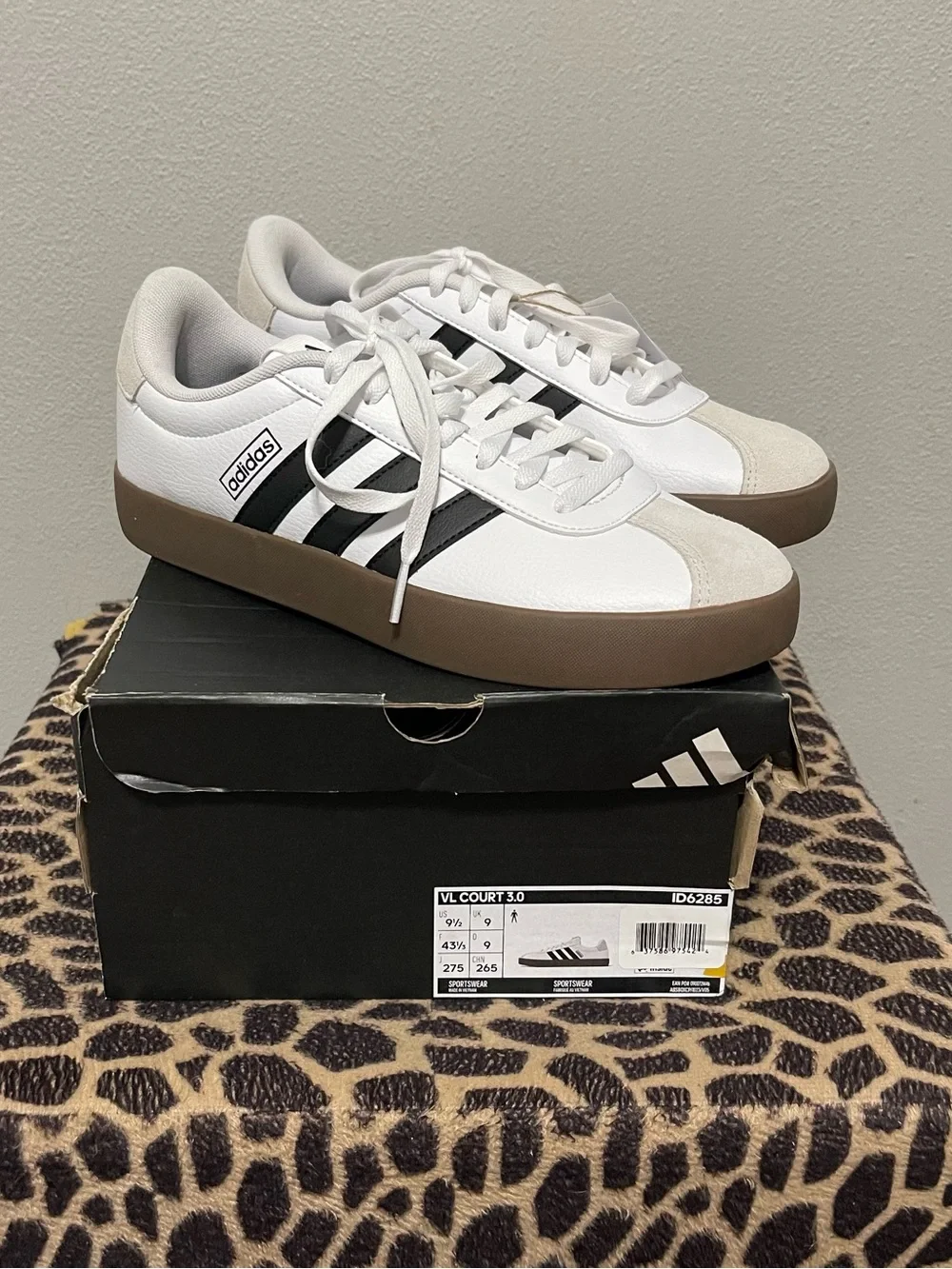 Adidas VL Court 3.0 Casual Soccer Sneakers White NIB Soccer Retro Mens 9.5